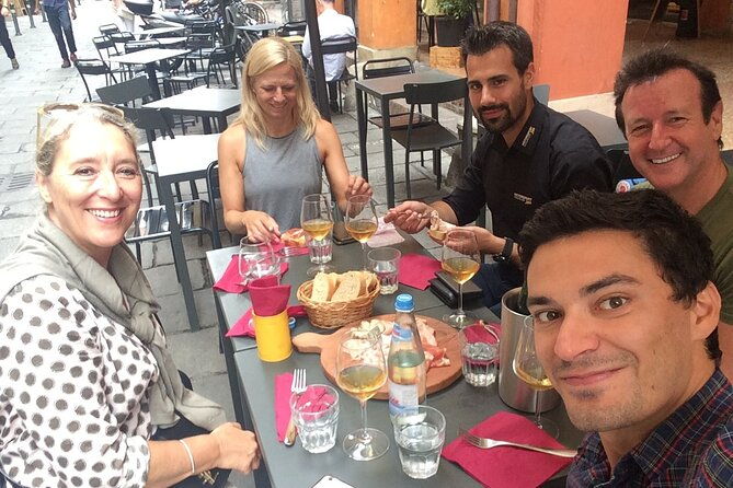 bologna-private-food-tour-with-a-local-foodie-bolognas-tastiest-treats