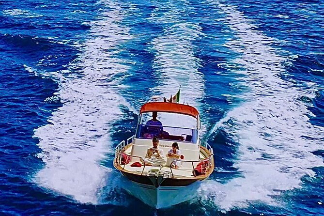 3-hour-private-boat-tour-of-the-island-of-capri