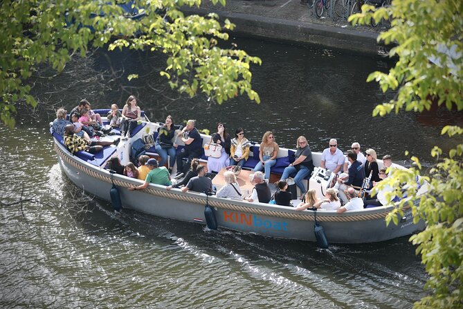 amsterdam-canal-cruise-in-open-boat-with-hot-drinks