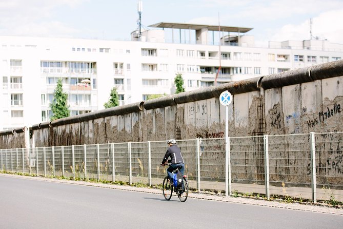berlin-city-bike-tour-with-beer-garden-stop