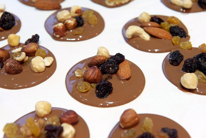 brussels-chocolate-walking-tour-and-workshop