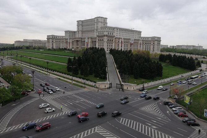 contrasts-of-communism-small-group-walking-tour-in-bucharest
