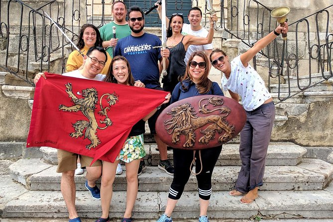 game-of-thrones-extended-tour-with-swords-and-props