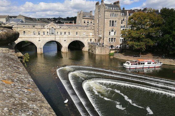 luxury-private-vehicle-day-hire-from-to-london-via-stonehenge-lacock-and-bath