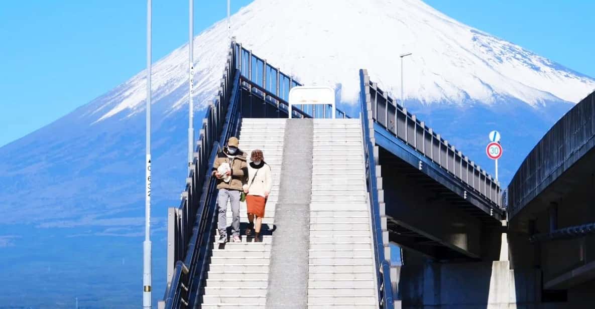 mt-fuji-area-hikawa-clock-shop-dream-bridge-1-day-tour