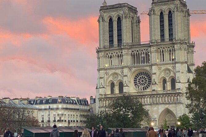 paris-ile-de-la-cite-and-notre-dame-walking-tour-with-crypt