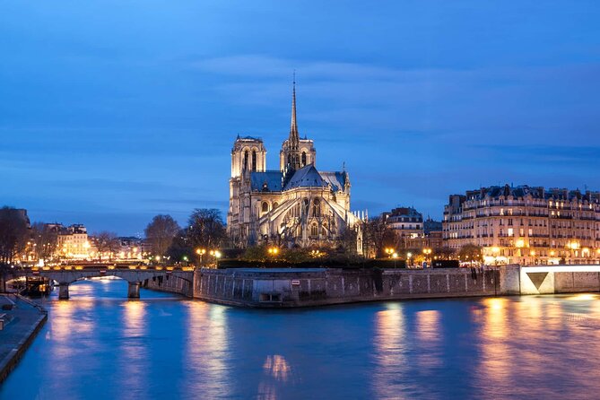 paris-prestige-dinner-cruise-from-eiffel-tower-area