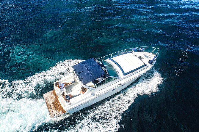 private-boat-tour-of-capri-from-sorrento