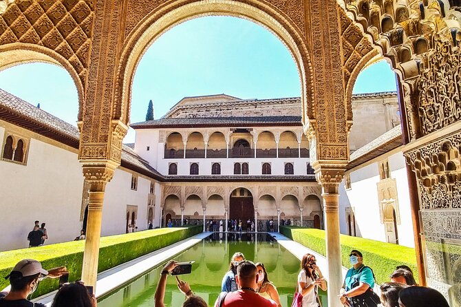 private-tour-to-granada-from-seville-with-visit-to-the-alhambra