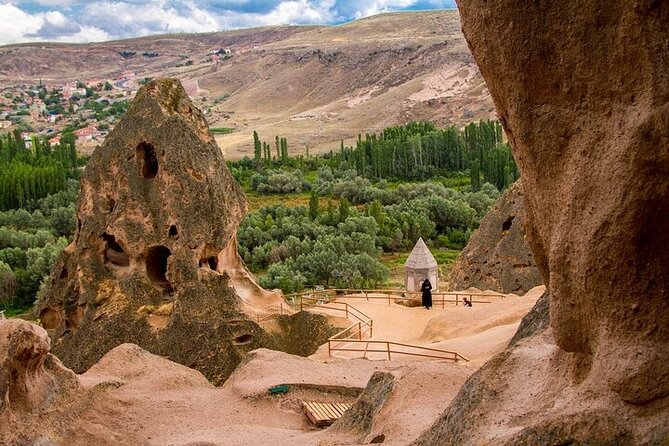 red-valley-hiking-tour