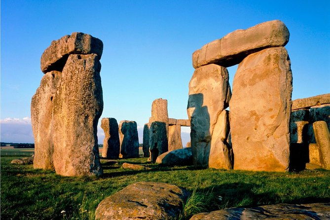stonehenge-and-bath-day-trip-from-london-with-optional-roman-baths-visit