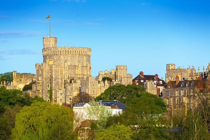 stonehenge-windsor-castle-and-bath-day-trip-from-london
