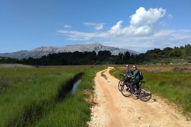 taste-of-korcula-by-mountain-bike-tour-local-produce-tasting