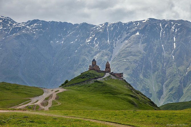 to-the-majestic-kazbegi-full-day-tour