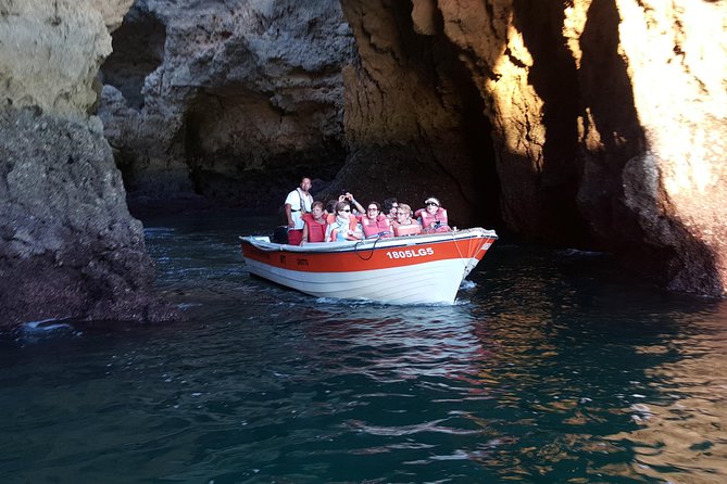 tour-to-go-inside-the-ponta-da-piedade-caves-grottos-and-see-the-beaches-lagos