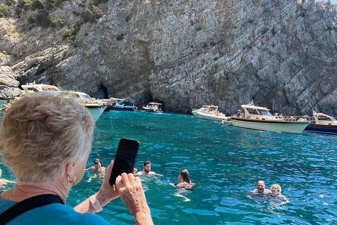 3-hours-private-capri-boat-tour-with-pasta-and-prosecco