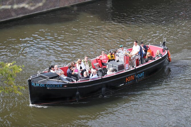 amsterdam-canal-cruise-in-open-boat-with-hot-drinks