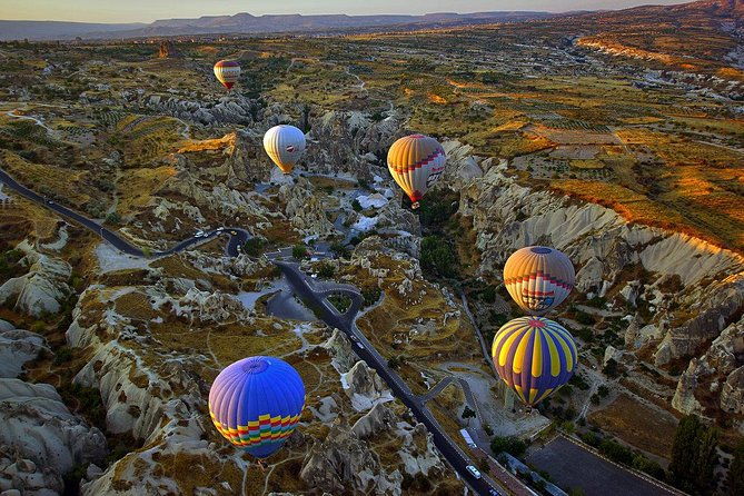 cappadocia-hot-air-balloon-tour-over-fairychimneys