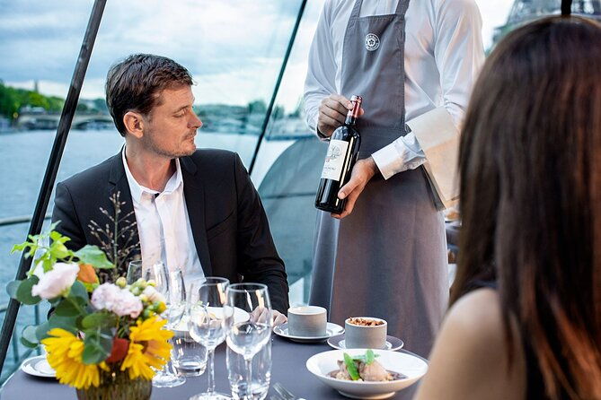 early-evening-dinner-cruise-with-drinks-by-bateaux-parisiens