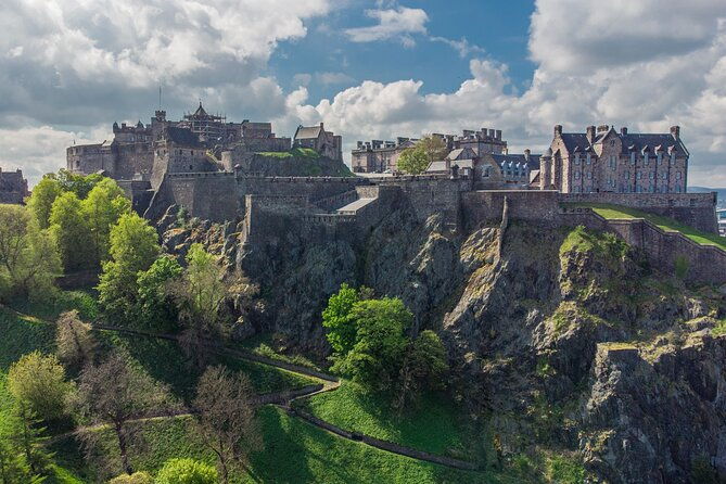 edinburgh-castle-guided-walking-tour-with-entry-ticket