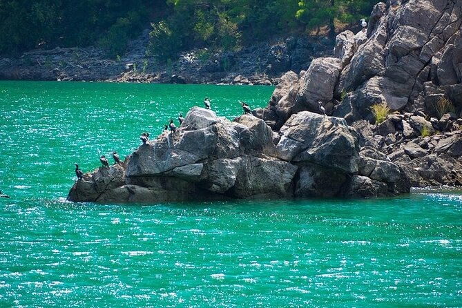 green-canyon-boat-trip-from-side
