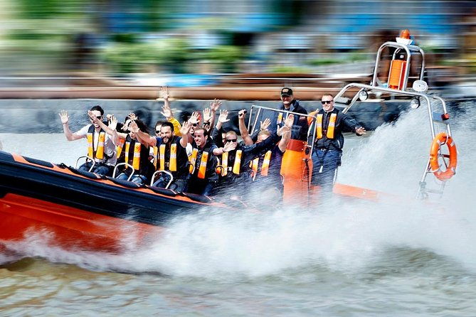iconic-sights-of-london-high-speed-boat-trip
