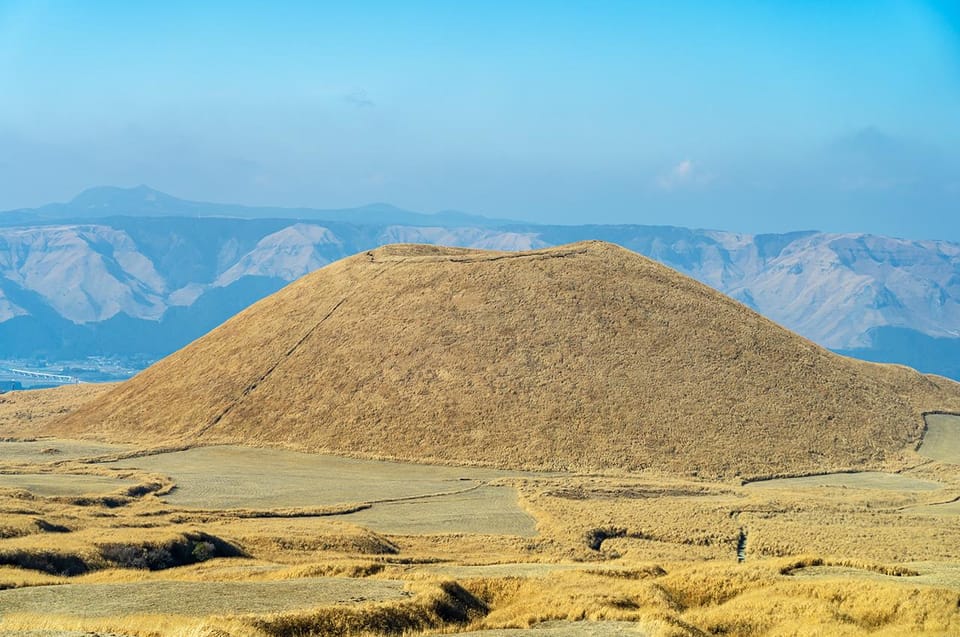kyushu-aso-volcano-aso-shrine-kurokawa-onsen-1-day-tour