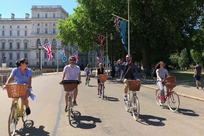 london-bike-tour-landmarks-secret-gems-pub-stop-street-art
