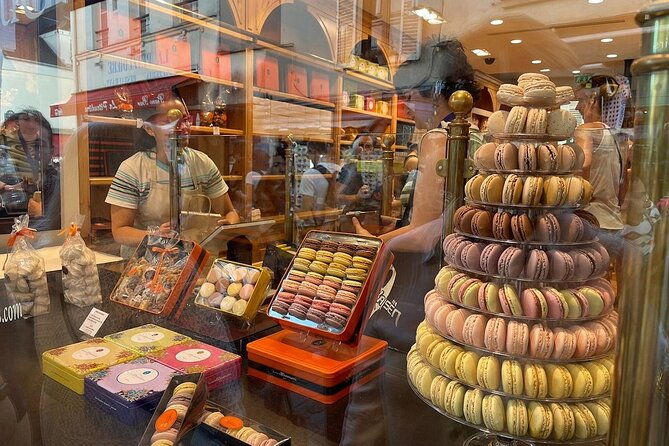 montmartre-hill-french-gourmet-food-and-wine-tasting-walking-tour