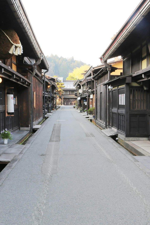 nagoya-hida-takayama-and-gassho-zukuri-village-day-tour