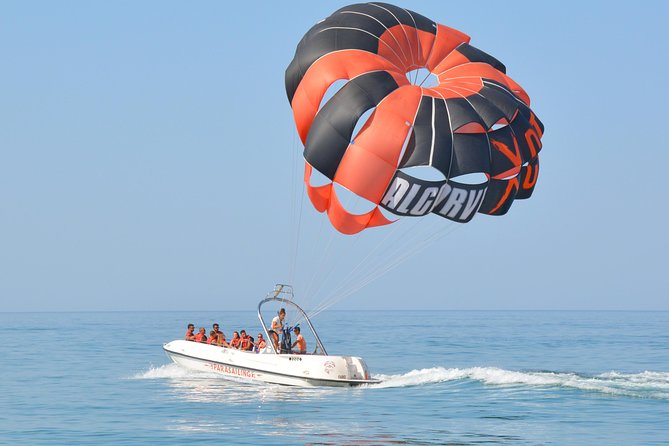 parasailing-from-vilamoura