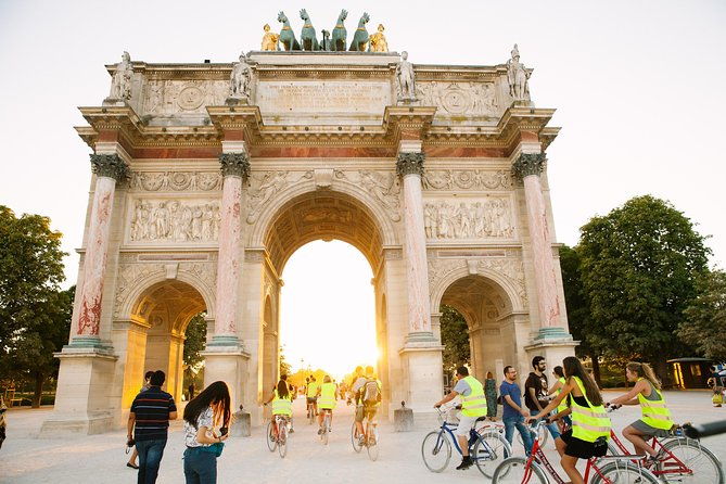 paris-by-night-city-of-lights-sightseeing-guided-bike-tour