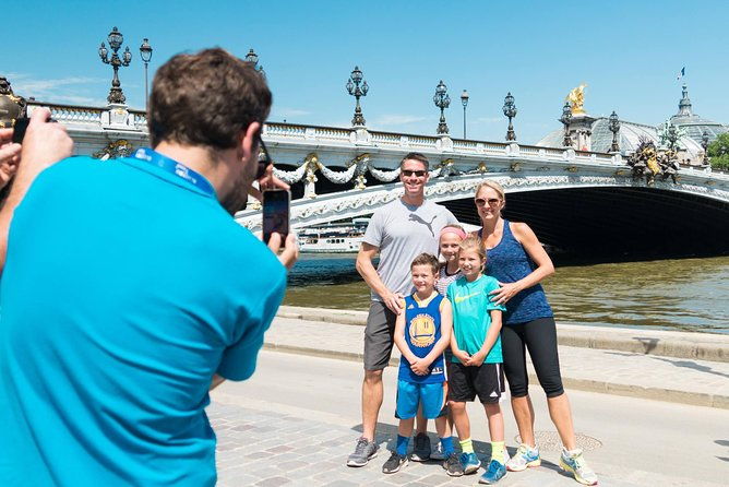 paris-highlights-bike-tour-eiffel-tower-louvre-and-notre-dame