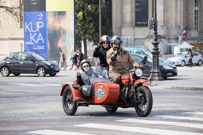paris-private-flexible-duration-guided-tour-on-a-vintage-sidecar