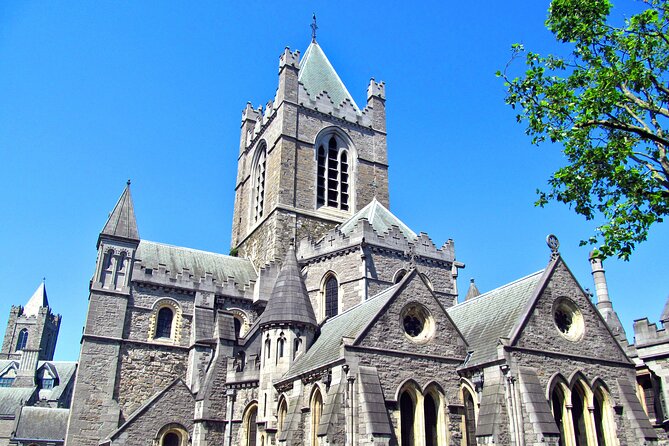 private-dublin-sights-and-pints-walking-tour