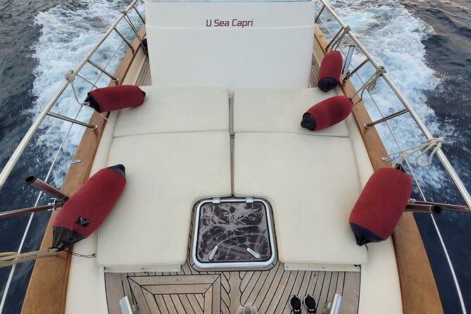 private-tour-of-the-island-of-capri-by-boat-and-visit-to-the-caves