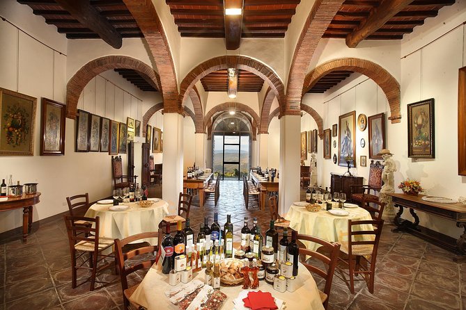 small-group-wine-tasting-experience-in-the-tuscan-countryside