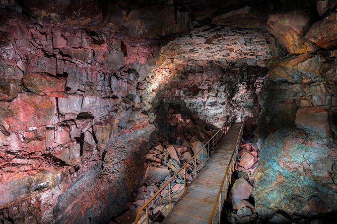 the-lava-tunnel-tour-raufarholshellir