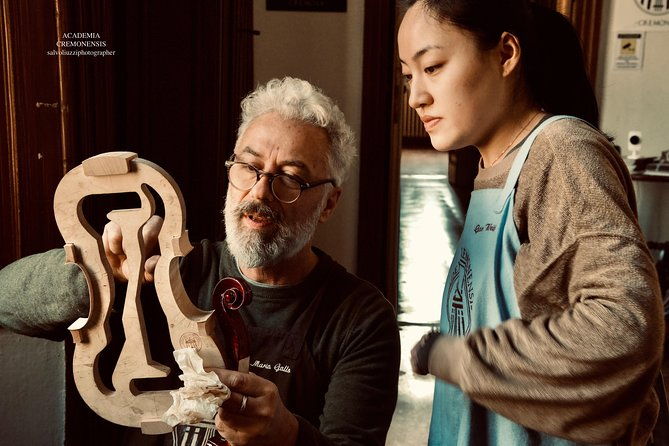 the-secret-of-stradivari-in-cremona-visit-the-violinmaker-school
