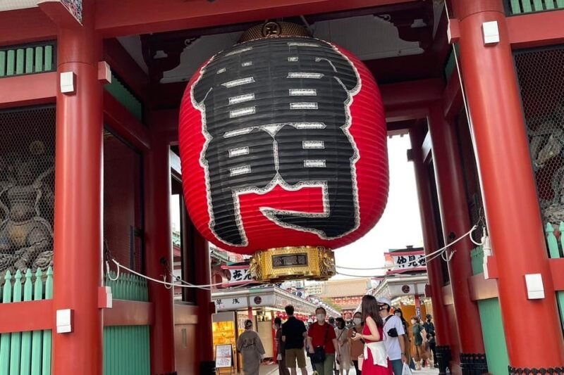 tokyo-asakusa-waiking-tour-with-university-students