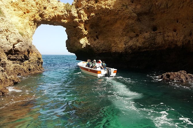 tour-to-go-inside-the-ponta-da-piedade-caves-grottos-and-see-the-beaches-lagos