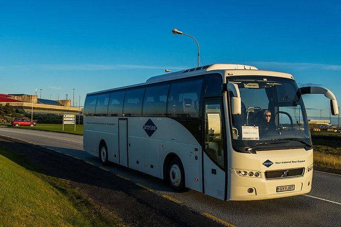 airport-express-shared-departure-transfer-from-reykjavik-hotels-to-keflavik-airport