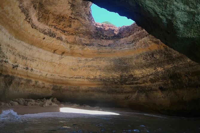 albufeira-dolphins-and-caves-tour