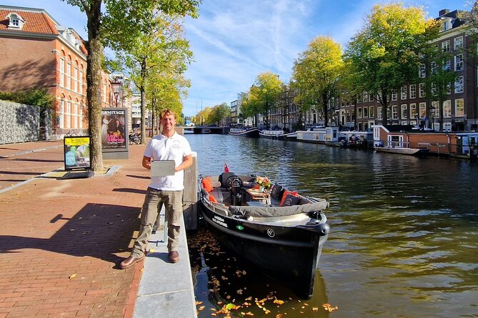 amsterdam-canal-cruise-on-a-small-open-boat-max-12-guests