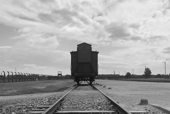 auschwitz-birkenau-guided-tour-from-krakow-with-a-private-transport