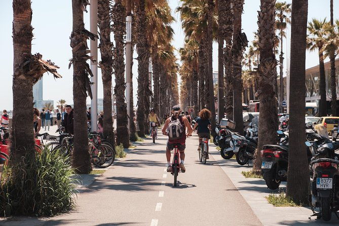 barcelona-city-bike-tour-highlights-and-hidden-gems