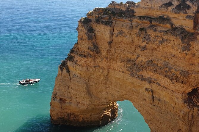 boat-trip-to-the-benagil-caves-from-armacao-de-pera