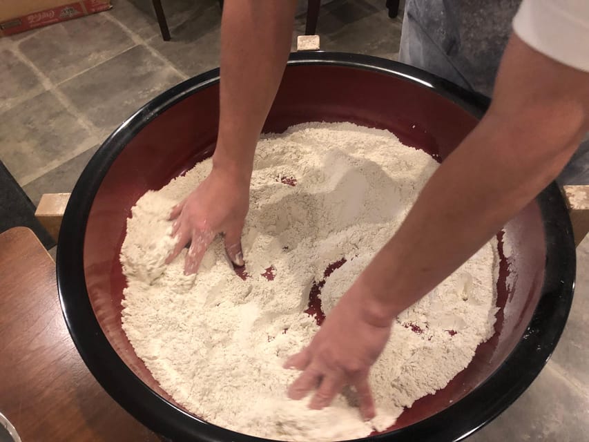 japanese-buckwheat-noodle-making-experience-in-sapporojapan
