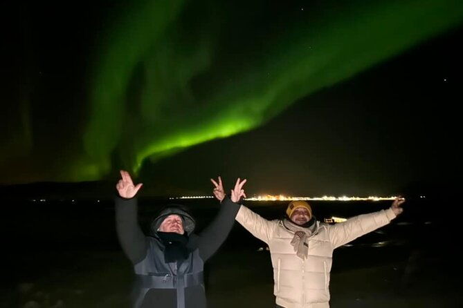 northern-lights-guided-tour-with-professional-photos