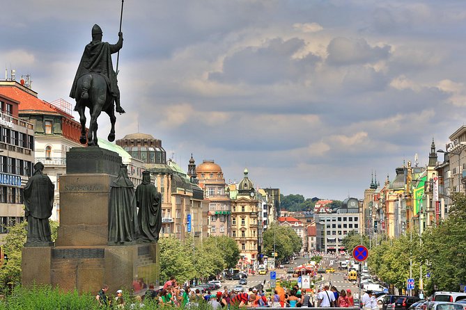 prague-bus-tour-walking-tour-river-cruise-and-lunch
